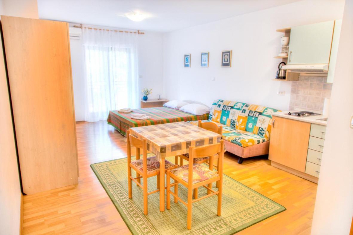 Apartment Josip 2011 Fazana Exterior photo